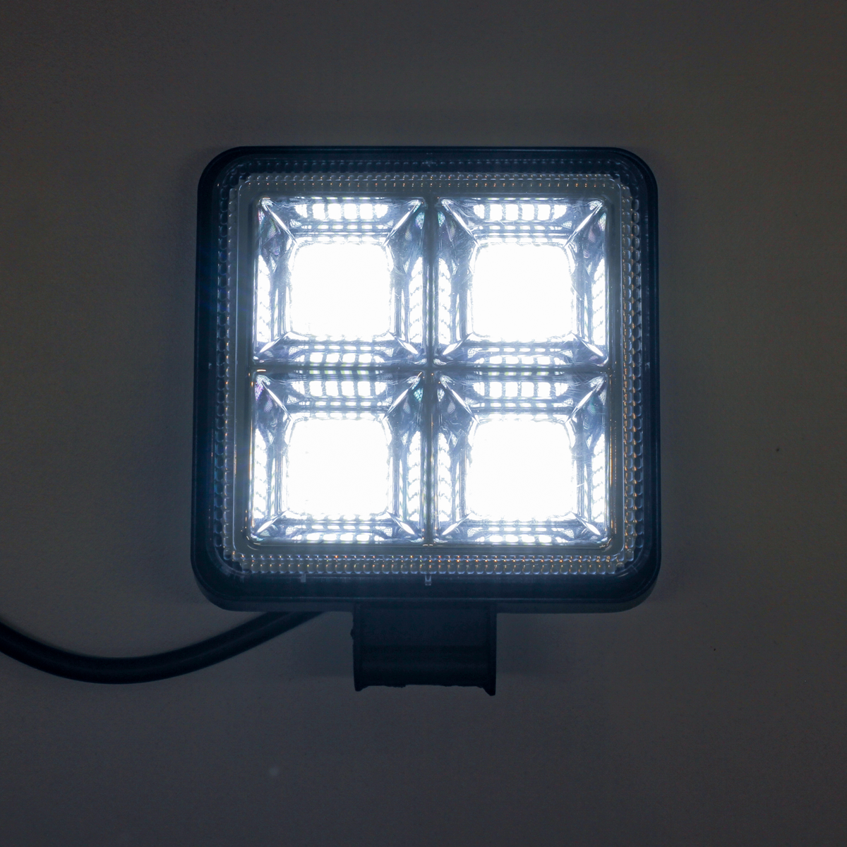 OFF ROAD FARO DE LED FARO DE LED CUADRADO - 45 LED 108W  BLANCO - 7