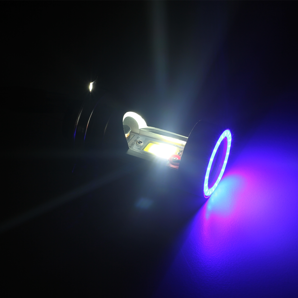 LAMPARA LED LAMPARA H4 LED BLANCO, CON OJO DE ANGEL AZUL
USO RECOMENDADO 12V 30 WATTS - 7