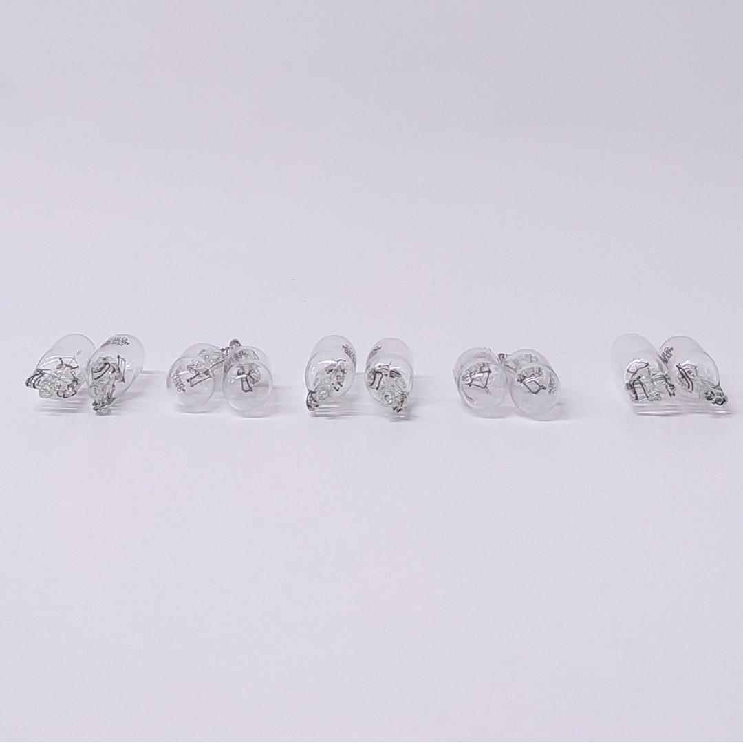 LAMPARAS DE SEÑALIZACION W5W 24V 5W 2821 BLANCA  (CODIGO ANTERIOR: 13961KO) CANTIDAD POR CAJA MASTER 5000 - 2
