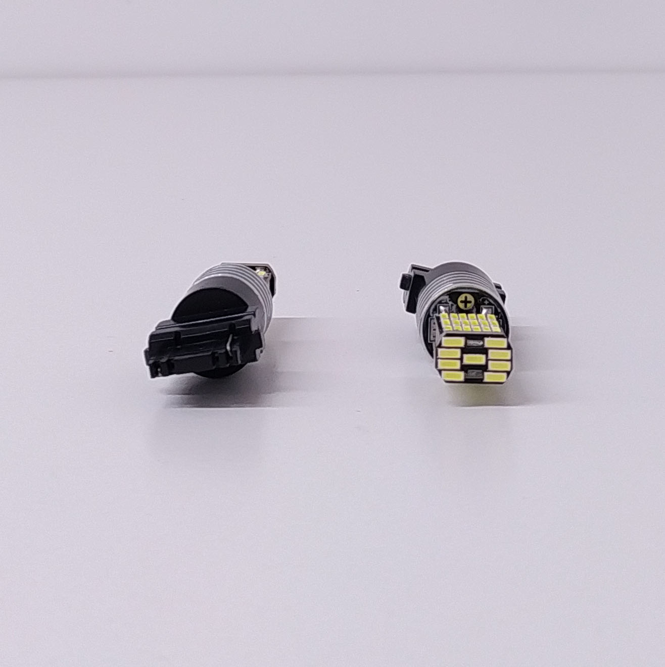 LED SEÑALIZACION CANBUS BLISTER X 2 - 3156 P27W 1 POLO CULOTE PLASTICO 45 LED 3014 SMD - CANBUS - BLANCO 12V - 24V