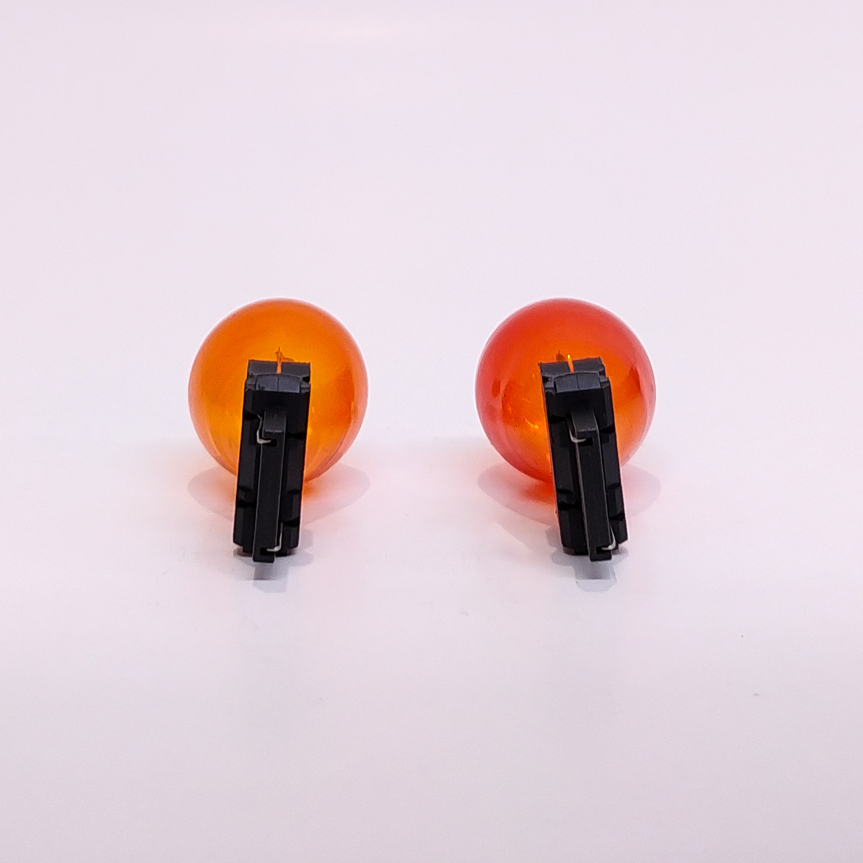 LAMPARAS DE SEÑALIZACION 3156 12V 21W VIDRIO AMBAR ORIGINAL TIPO PHILIPS  (CODIGO ANTERIOR: 3156KOAMB) CANTIDAD POR CAJA MASTER 1000 - 4