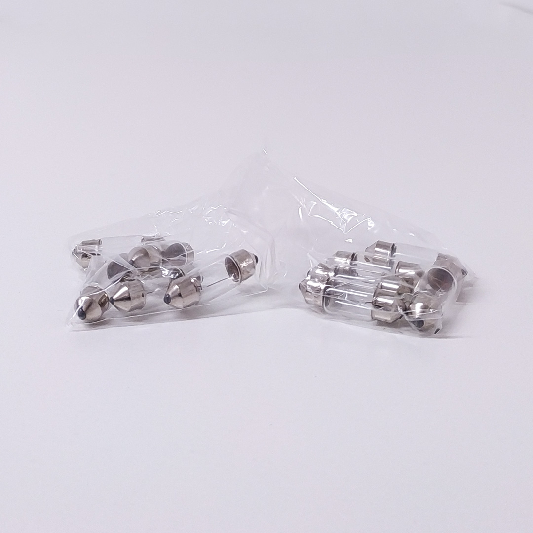 LAMPARA DE SEÑALIZACION C10W TUBULAR 12V 10W 1131MM E4 207 CANTIDAD POR CAJA MASTER 5000 - 2