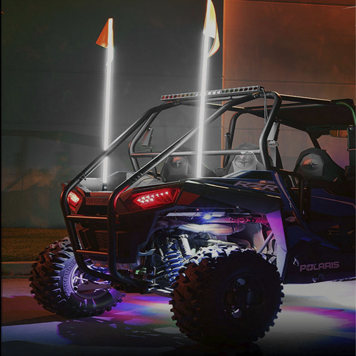 ANTENA PARA UTV / PICK UPS 12V 1.8 METROS DE LARGO, 120 LED 5050 SMD COLOR BLANCO, BASE METALICA Y BANDERA DE REGALO - 2