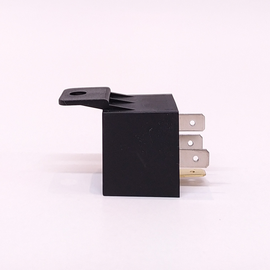 RELAY UNIVERSAL 4T 12V 50 AMP >> RTM 34 CANTIDAD POR CAJA MASTER 500 - 4