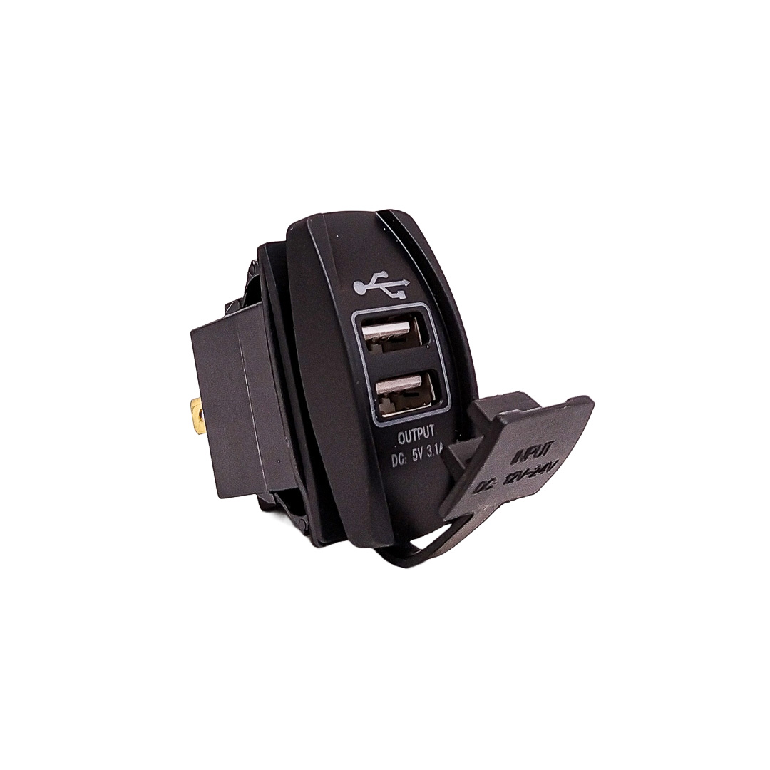 TOMA USB DOBLE ENTRADA: 12V-24V VOLTAJE DE SALIDA USB: DC 5V SALIDA: 3.1A CARGA IPHONES, IPADS, GPS. SOBRETENSIÓN SOBRE SOBRECARGA, SOBRECARGA Y SOBRECALENTAMIENTO. ALTA EFICIENCIA DE TRABAJO: MÁS DEL 90.