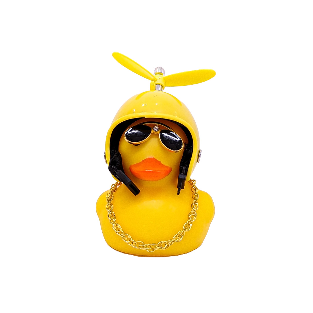 PATITO DECORATIVO PARA AUTO, BICI O MOTO CASCO AMARILLO DIBUJO PATITO CON ANTEOJOS, CADENA Y HELICE - 4