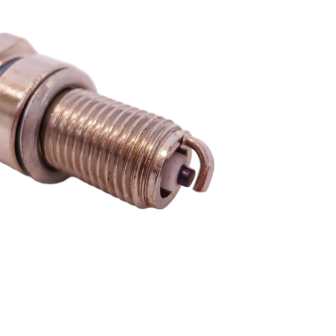BUJIAS DE ENCENDIDO EQUIV. BOSCH X4C / EQUIV. NGK FD8EA / EQUIV. CHAMPIONS RA6HC CANTIDAD POR CAJA MASTER 200 - 4