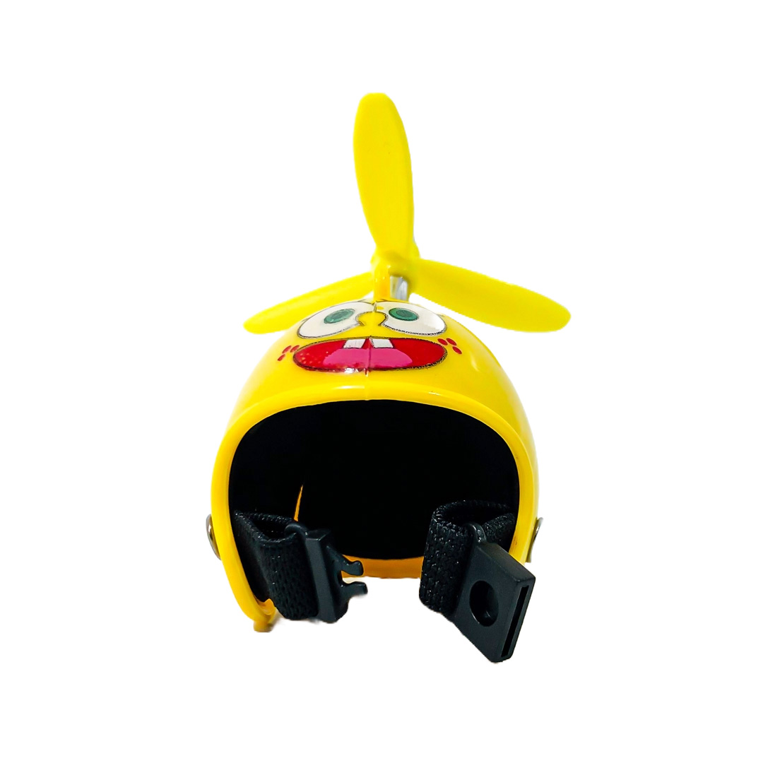 PATITO DECORATIVO PARA AUTO, BICI O MOTO CASCO AMARILLO DIBUJO BOB ESPONJA CON ANTEOJOS, CADENA Y HELICE - 2