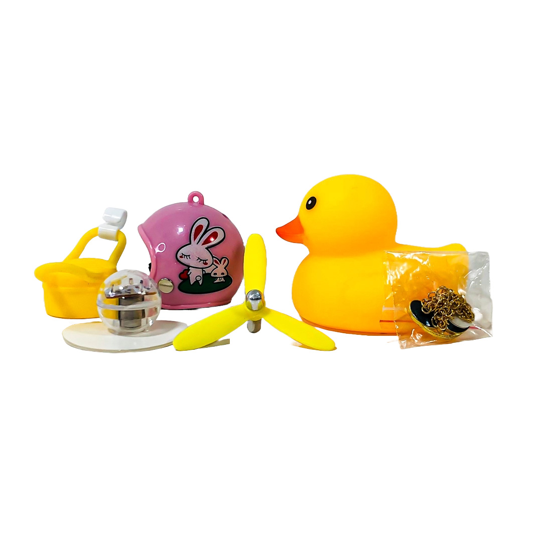 PATITO DECORATIVO PARA AUTO, BICI O MOTO CASCO ROSA DIBUJO RABBIT CON ANTEOJOS, CADENA Y HELICE - 2