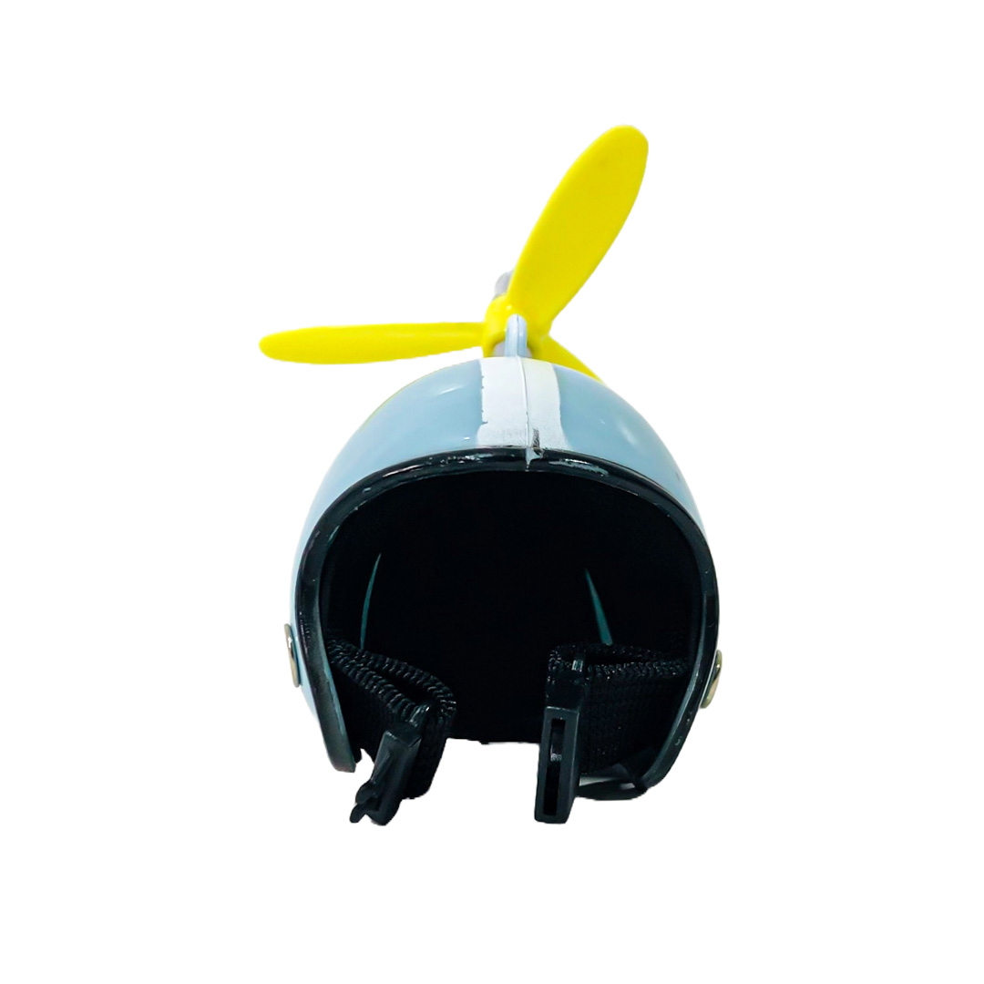 PATITO DECORATIVO PARA AUTO, BICI O MOTO CASCO CELESTE DIBUJO ESTRELLA CON ANTEOJOS, CADENA Y HELICE - 2