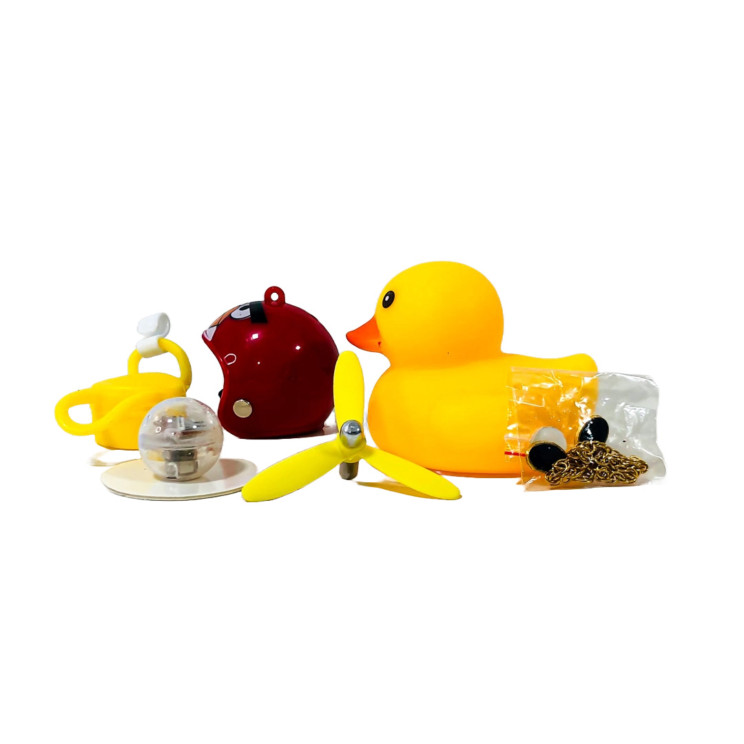 PATITO DECORATIVO PARA AUTO, BICI O MOTO CASCO ROJO DIBUJO ANGRY BIRDS CON ANTEOJOS, CADENA Y HELICE - 5