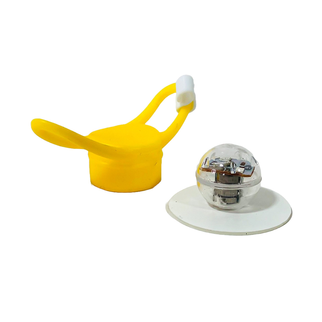 PATITO DECORATIVO PARA AUTO, BICI O MOTO CASCO AMARILLO DIBUJO BOB ESPONJA CON ANTEOJOS, CADENA Y HELICE - 7
