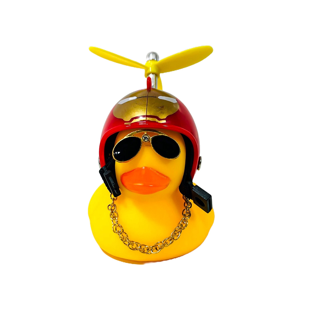 PATITO DECORATIVO PARA AUTO, BICI O MOTO CASCO ROJO DIBUJO IRON MAN CON ANTEOJOS, CADENA Y HELICE - 9