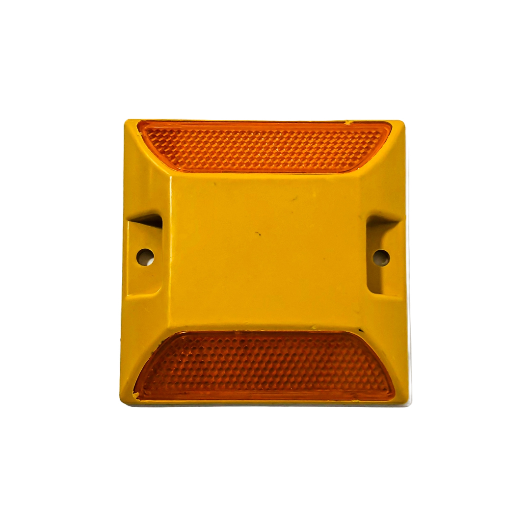TACHA REFLECTIVA AMARILLA PARA SENALIZACION VIAL  10 CM X 10 CM - 3