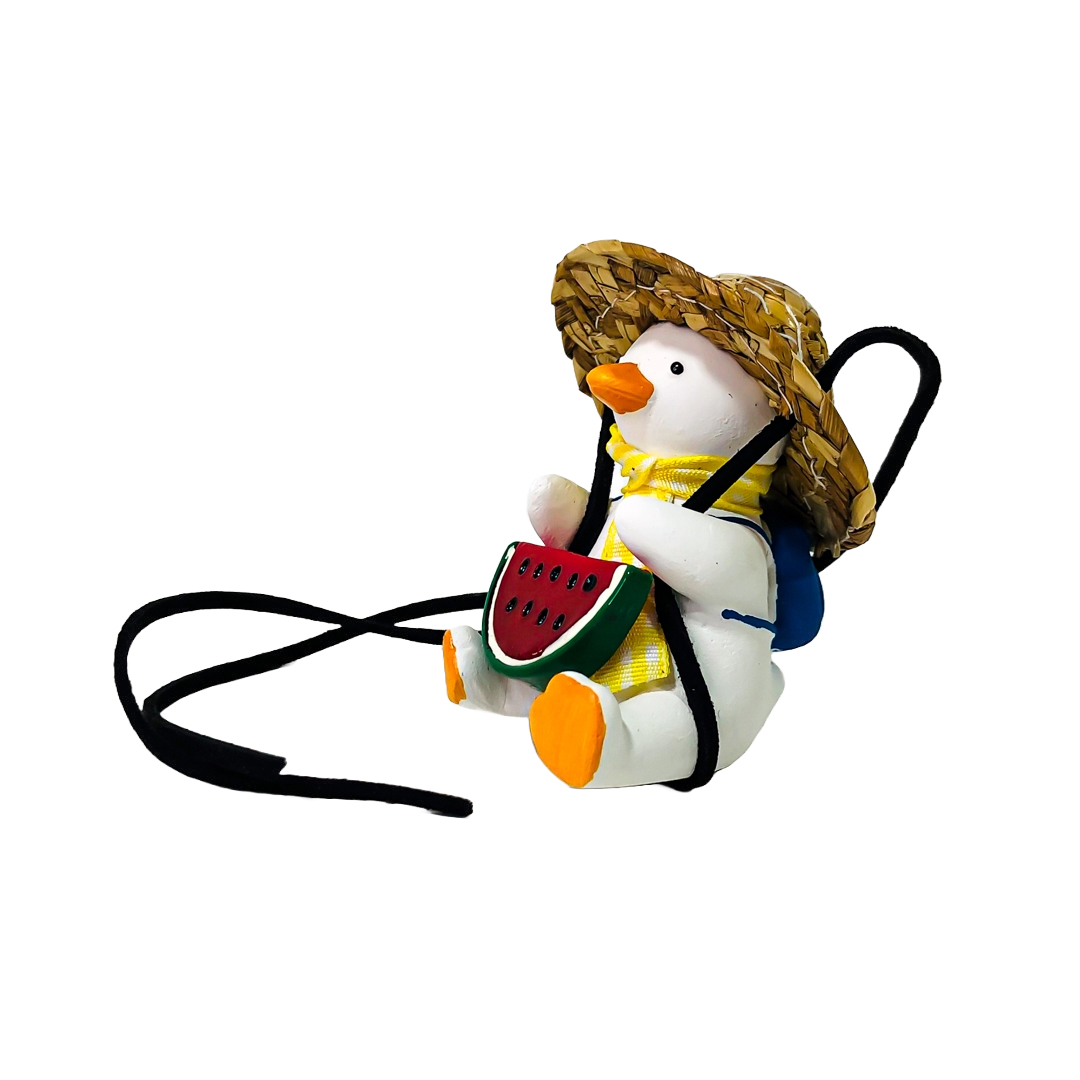 PATITO DECORATIVO COLGANTE DE CERAMICA PARA AUTO GRANJERO CON SOMBRERO Y SANDIA