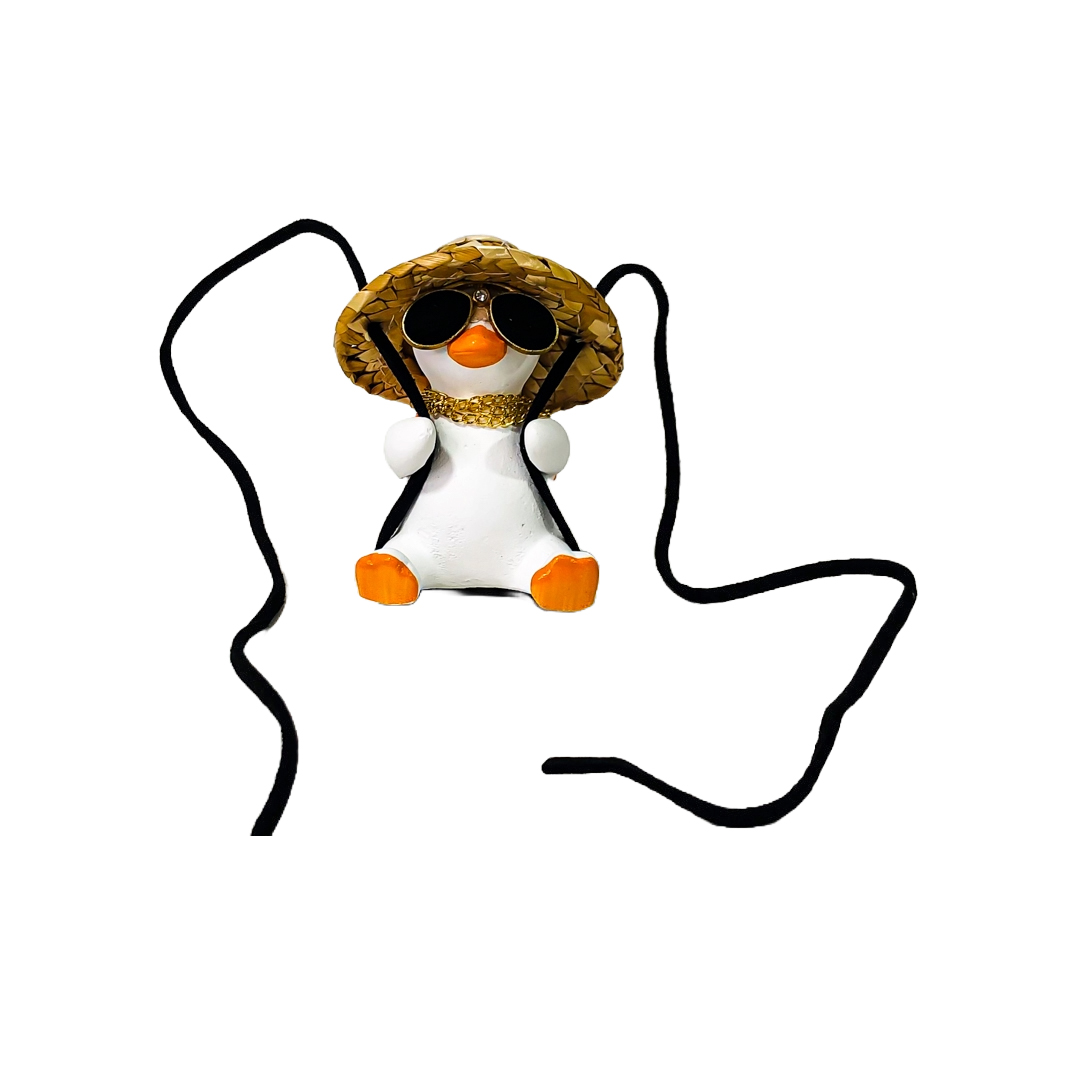 PATITO DECORATIVO COLGANTE DE CERAMICA PARA AUTO PANAMA STYLE CON SOMBRERO, MOCHILA, GAFAS AVIATOR Y COLGANTES - 2