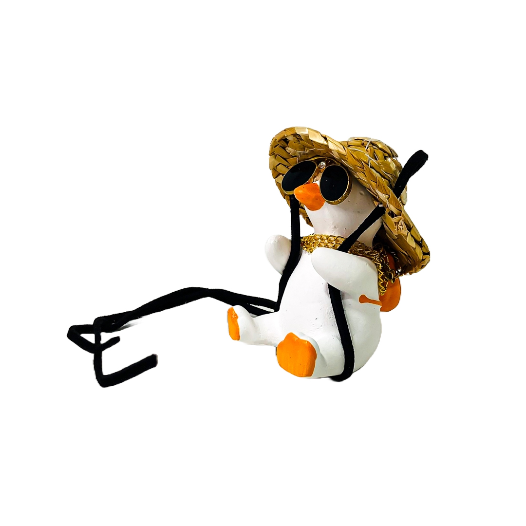 PATITO DECORATIVO COLGANTE DE CERAMICA PARA AUTO PANAMA STYLE CON SOMBRERO, MOCHILA, GAFAS AVIATOR Y COLGANTES - 3