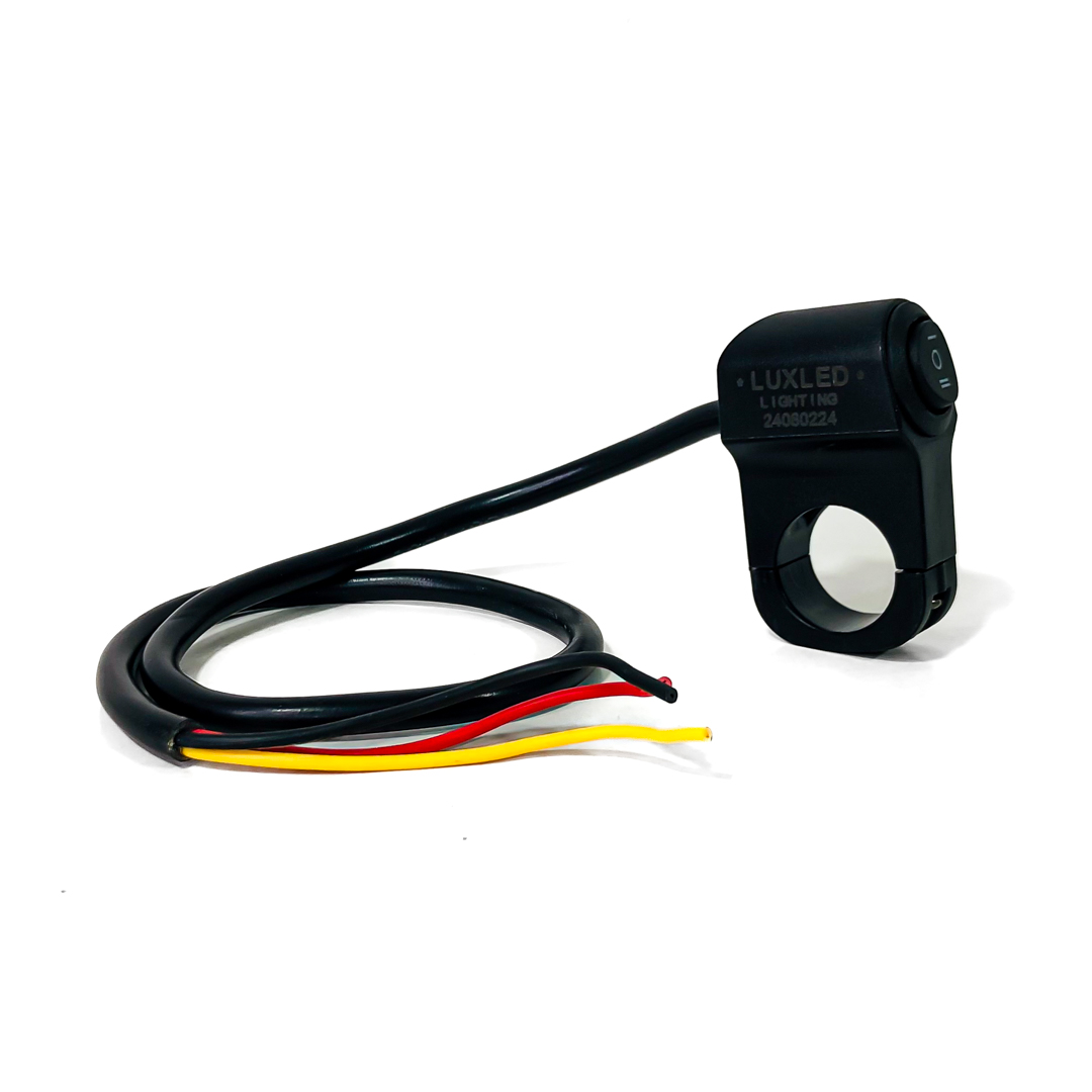INTERRUPTOR UNIVERSAL TECLA DE 2 PUNTOS UNIVERSAL CON SOPORTE MANUBRIO Y CABLE DE CONXEION 12V INCLUIDO. IDEAL PARA MOTOS Y BICIS. MEDIDAS 52 MM * 42MM * 24MM