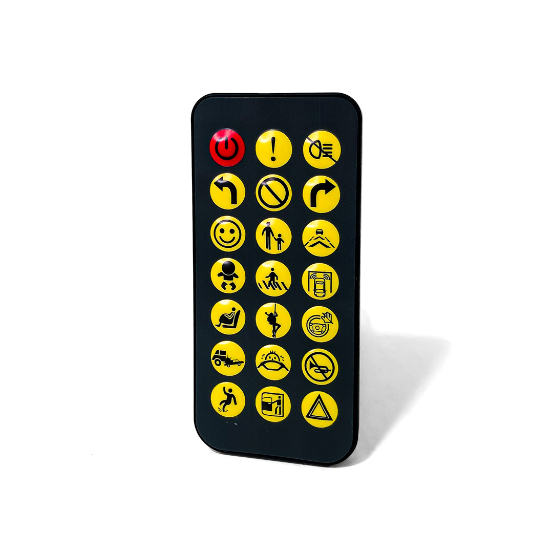PANEL LED PANEL RGB PARA USO EN PARABRISAS O LUNETA l 16*32 PIXELES MEDIDAS 7 X 17.3 cm 12V / 24V CONEXION USB BLUETOOTH CON APP Y CONTROL REMOTO