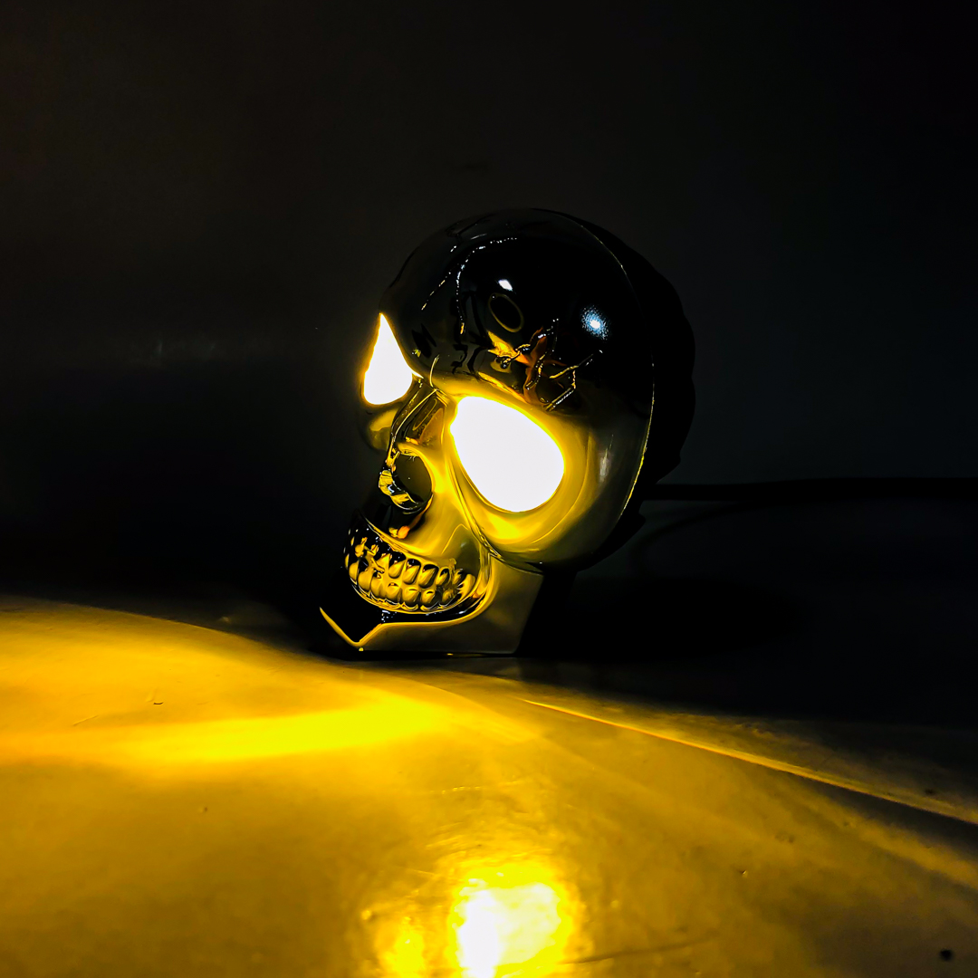 OFF ROAD FARO DE LED UNIVERSAL CALAVERA CON ILUMINACION EN LOS OJOS FUNCIONES BLANCA / AMBAR / BLANCA + AMBAR + FLASH + RGB 12V / 24V MEDIDAS 8,5 CM * 6,5 CM * 5,3 CM - 3
