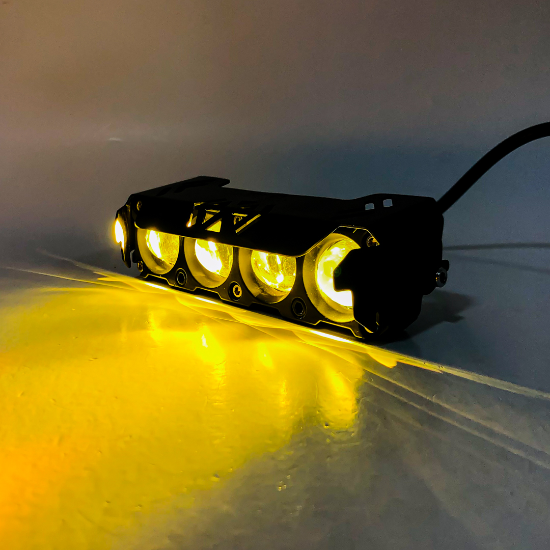 OFF ROAD FARO DE LED UNIVERSAL RECTANGULAR CUADRUPLE LUPA COLOR BLANCO Y AMBAR 12V / 24V  MEDIDAS 13,3 CM * 5,1 CM * 4,1 CM - 5