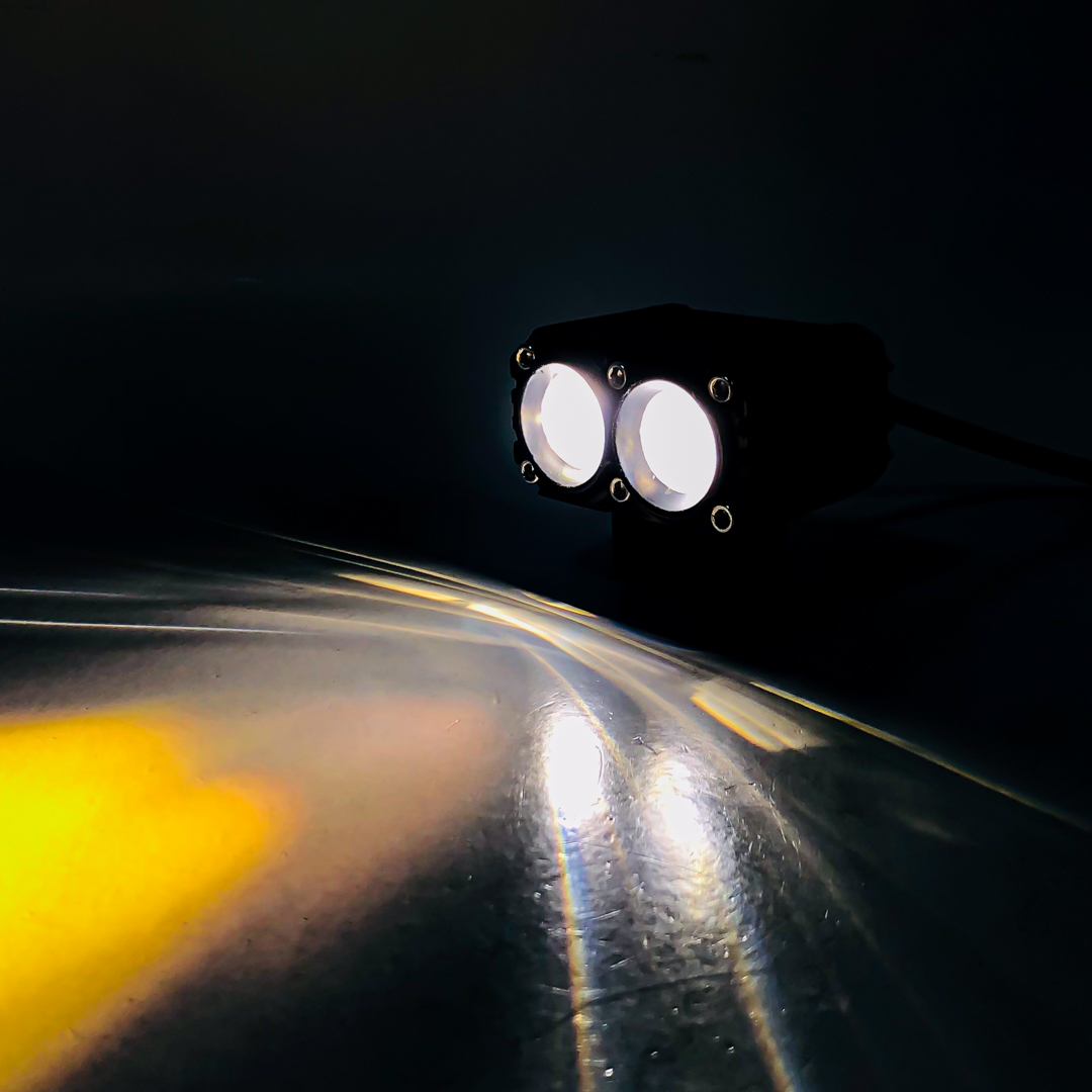 OFF ROAD FARO DE LED UNIVERSAL RECTANGULAR DOBLE LUPA COLOR BLANCO Y AMBAR 12V / 24V  MEDIDAS 7.3 CM * 6.4 CM * 6,8 CM - 4