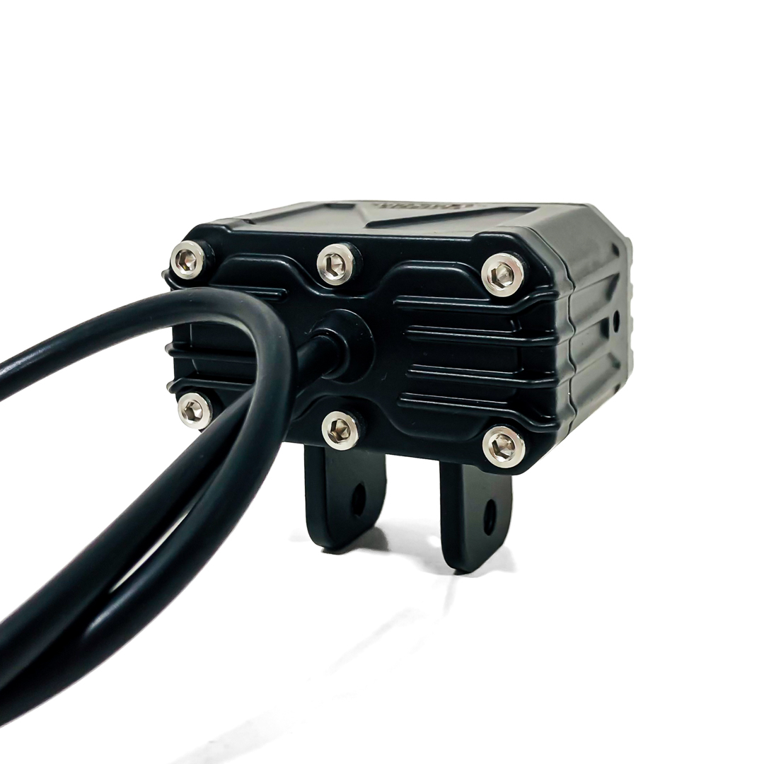 OFF ROAD FARO DE LED UNIVERSAL RECTANGULAR DOBLE LUPA COLOR BLANCO Y AMBAR 12V / 24V  MEDIDAS 7.3 CM * 6.4 CM * 6,8 CM - 6