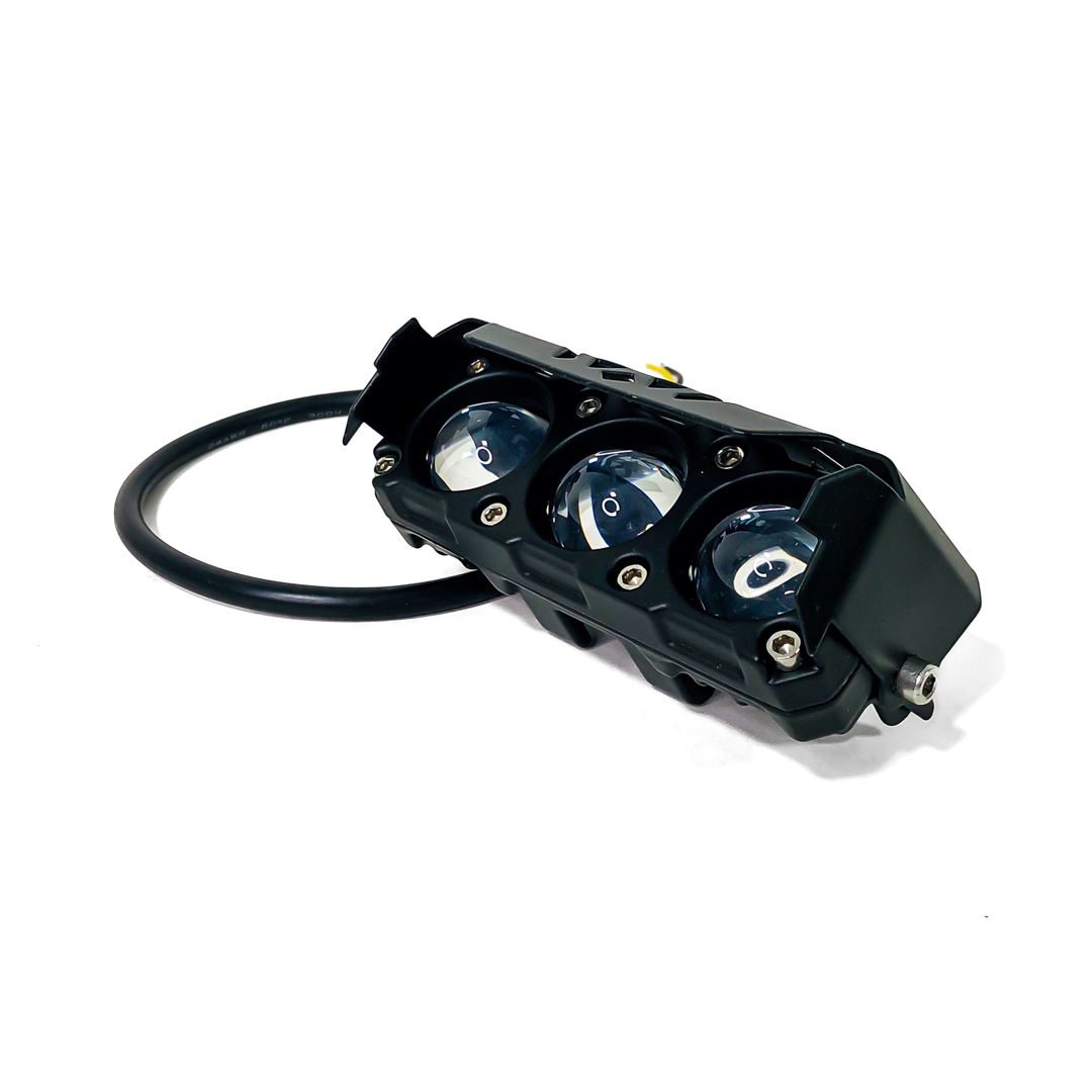 OFF ROAD FARO DE LED UNIVERSAL RECTANGULAR TRIPLE LUPA COLOR BLANCO Y AMBAR 12V / 24V  MEDIDAS 10,4 CM * 4,3 CM * 3,8 CM - 6