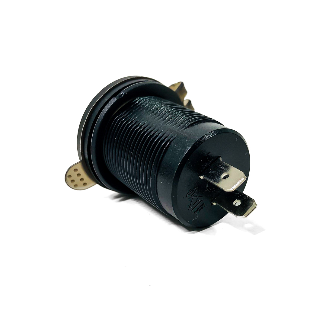 TOMA DE CONEXION 12V / 24V TOMA DE CONEXION CON PUERTO USB / TIPO C 3.1AMP  Y VOLTIMETRO PARA 12V / 24V POTENCIA MAXIMA 100 WATTS . INCLUYE KITS DE CABLES DE CONEXION. PESO 57 GRS MEDIDAS 4 CM X 4 CM X 6.2 CM - 2