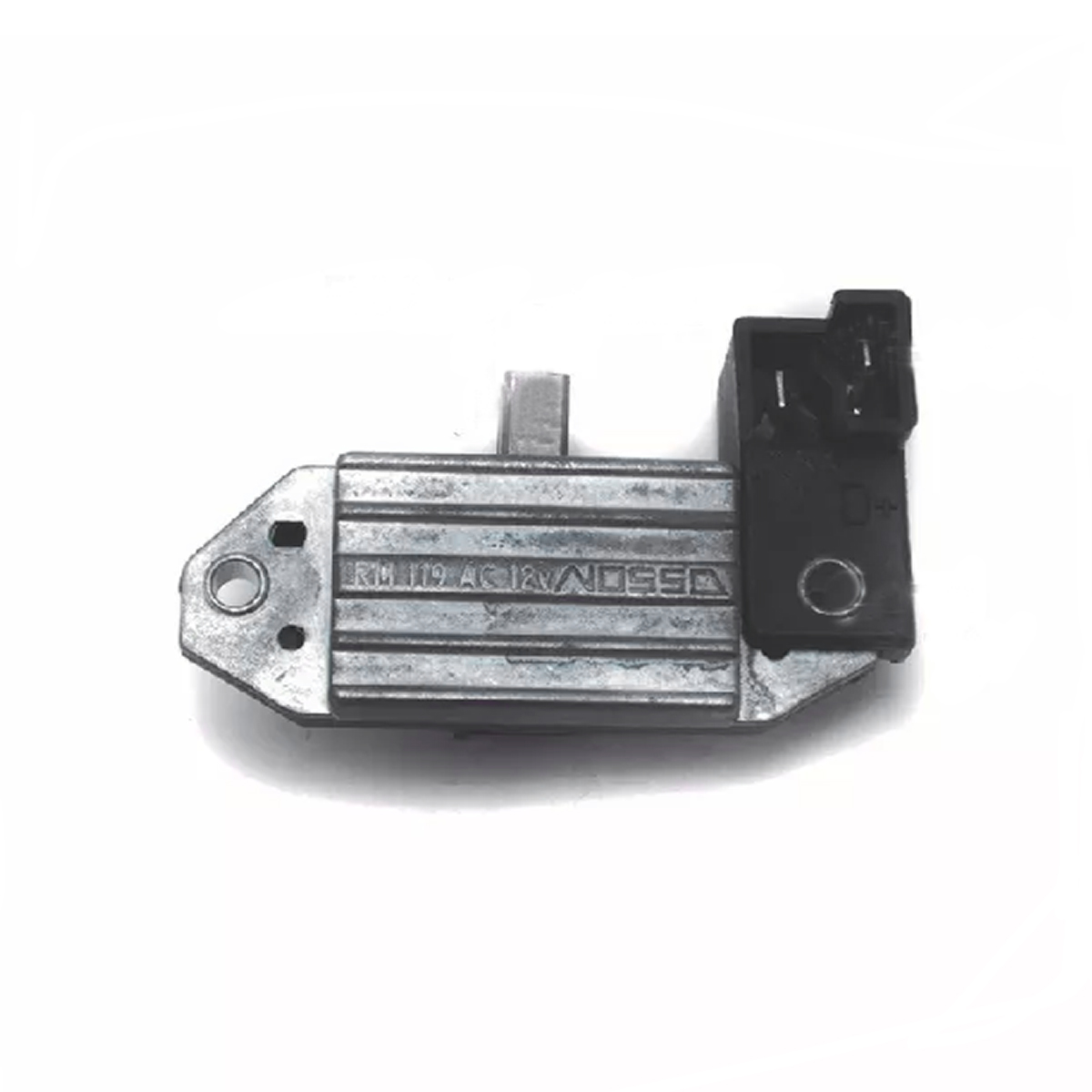 REGULADOR DE VOLTAJE ELECTRONICO INCORPORADO MAGNETTI MARELLI
